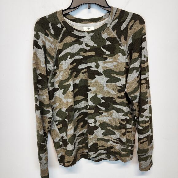Sundry 2 Camouflage Print Sweatshirt Size M Crew Neck Long Sleeve Soft Casual - Picture 1 of 12